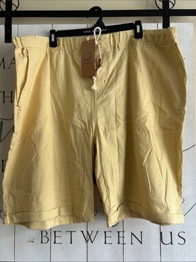 Men's Yellow "Sailwind" Linen Cotton Blend Shorts, size XXL, NWT